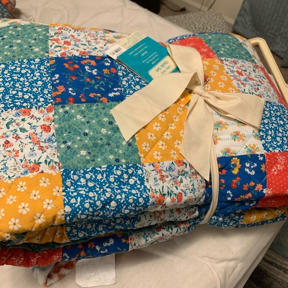 Pioneer woman Floral Patch Quilt Set Full/Queen - Picture 3 of 6